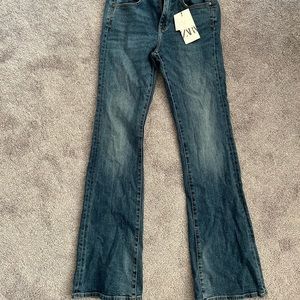 NEW - ZARA - Flare Jeans - Size 8
